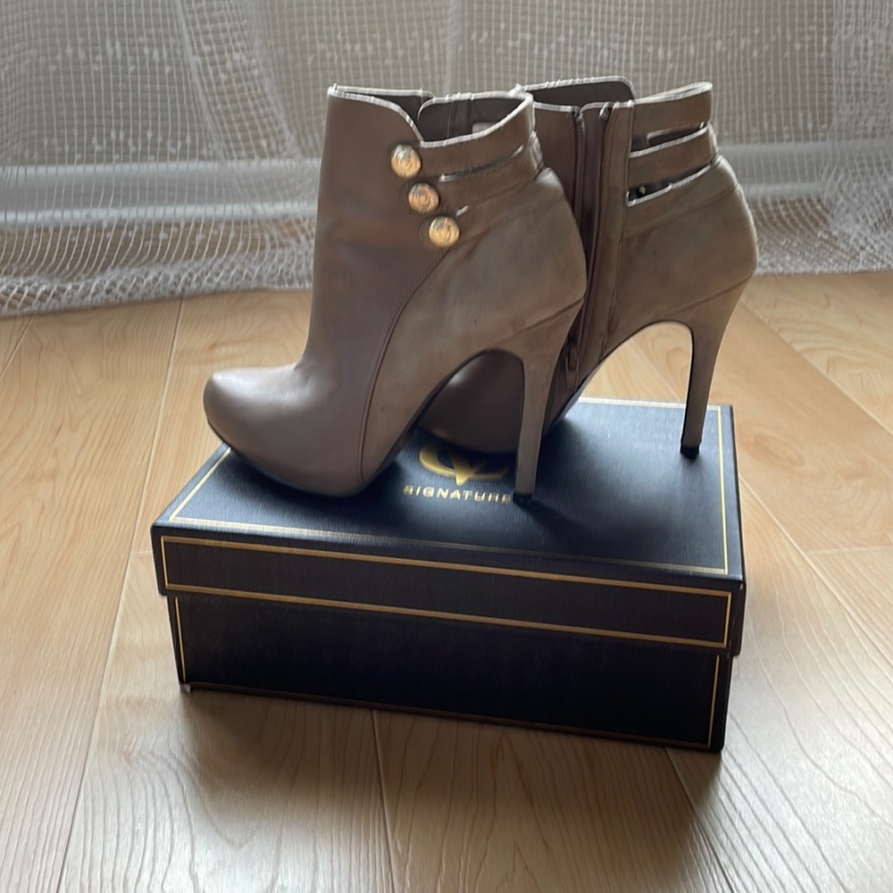 Guess boots